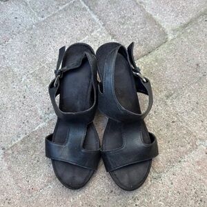 AEROSOLES Women's Black Sandals